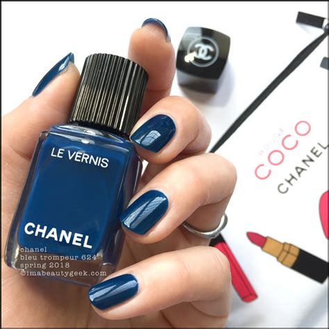 chanel vernis bleu